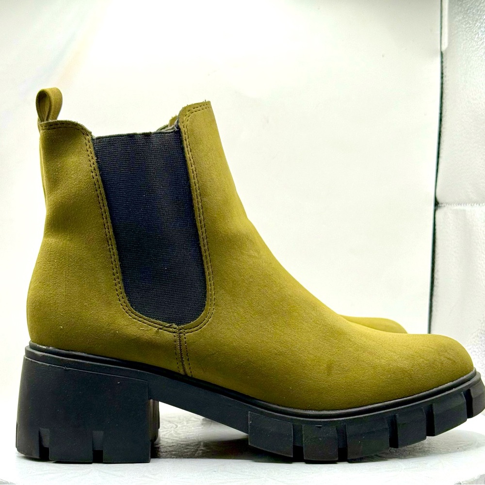 Madden Girl Olive Green Ankle Boots Size 9.5‎